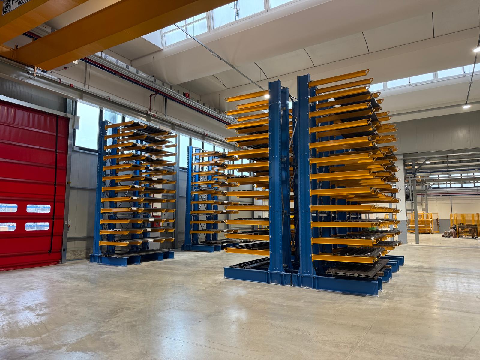 Scaffalatura cantilever installata
