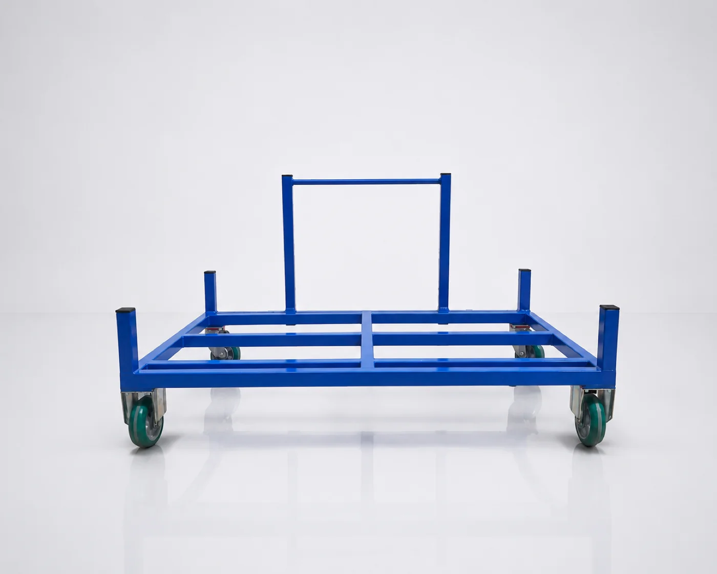 Carrello per il trasporto di contenitori in acciaio